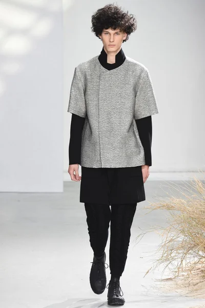 Look 12